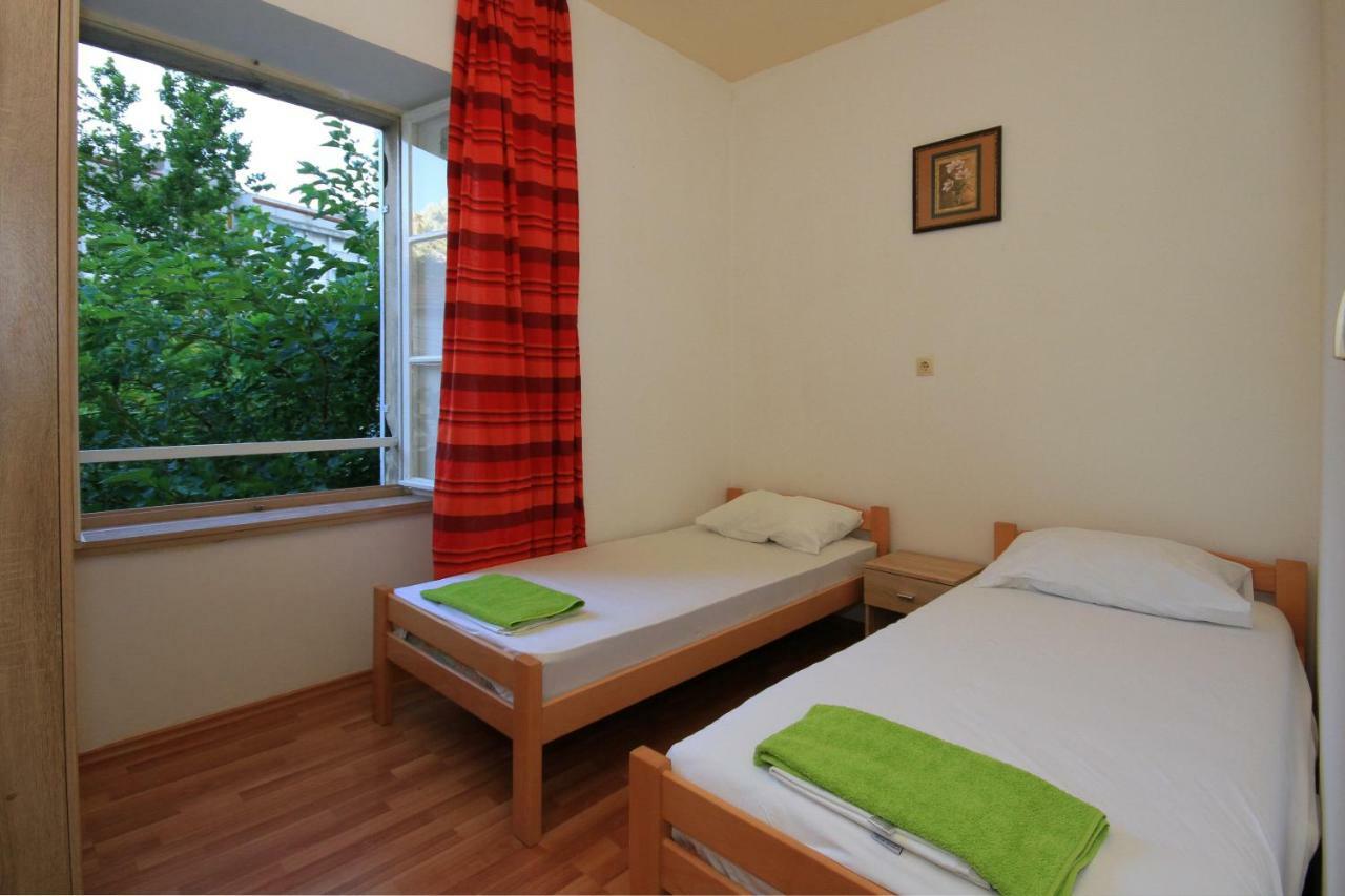 Big And Spacious Apartment In The Heart Of Omis Exterior photo